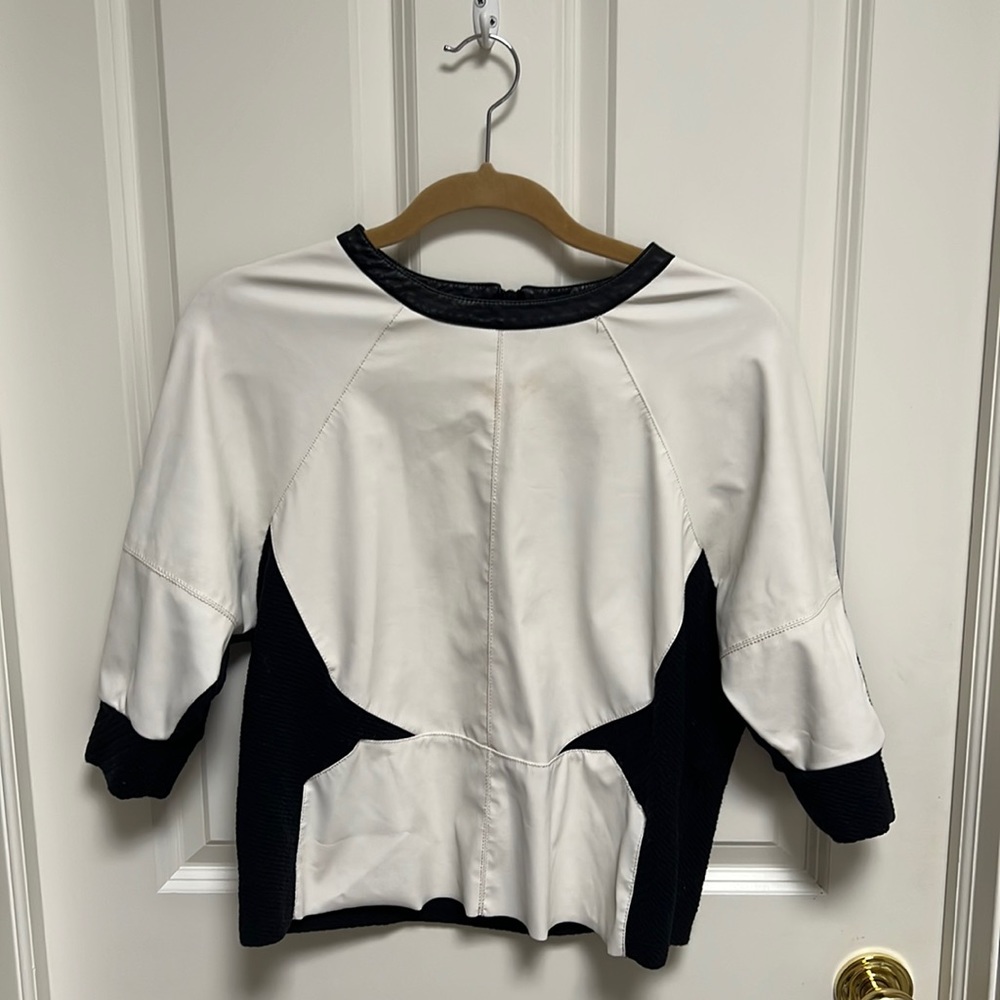 Zara W&B Collection top